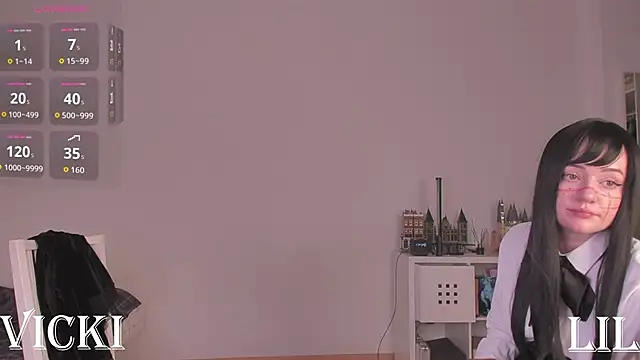 VickiRoom online show from April 21, 2026, 1:42 am