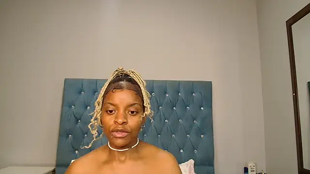 fifiqueen25 online show from June 20, 2026, 5:51 pm