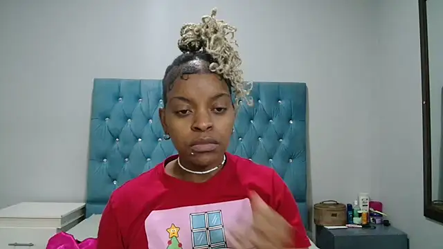 fifiqueen25 online show from June 21, 2026, 7:03 am