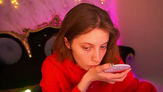 CuteeFoxy online show from January 14, 2026, 2:42 pm