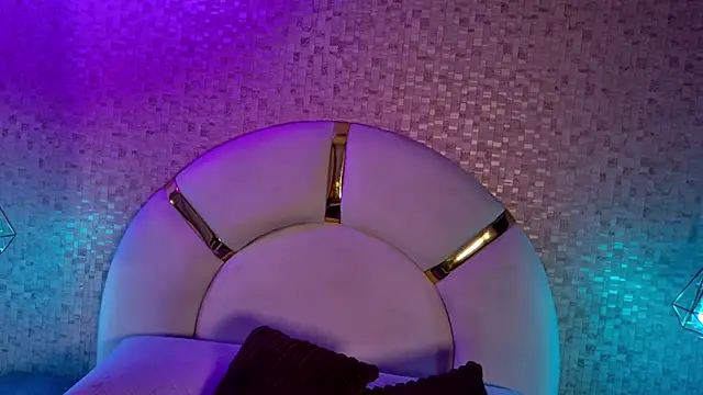 emmy rose25 online show from March 8, 2026, 11:46 am