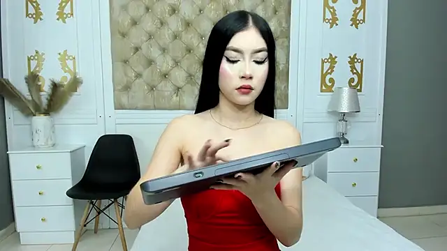 Snapshot of BellaDalthon chatting on October 28, 2025, 11:09 am BellaDalthon online show from October 28, 2025, 11:09 am