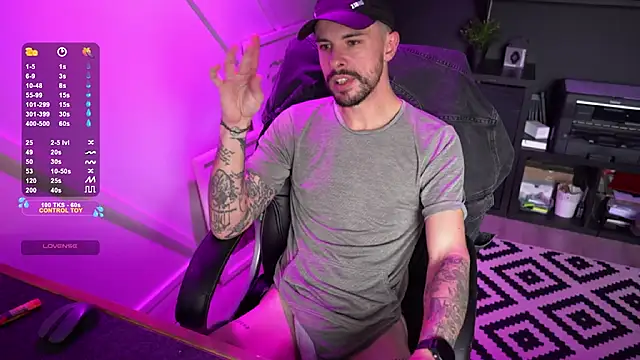 monsieurguitsxxx online show from December 16, 2025, 1:37 pm