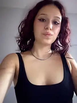 Hazel Redhead online show from November 22, 2025, 3:33 pm