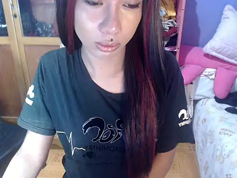 Snapshot of Yourasianbabyemma chatting on May 3, 2026, 8:01 pm Yourasianbabyemma online show from May 3, 2026, 8:01 pm