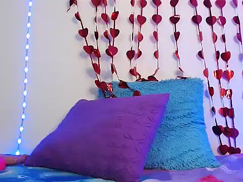 Snapshot of Isaa_Foxx_ chatting on October 29, 2025, 4:44 am Isaa Foxx online show from October 29, 2025, 4:44 am