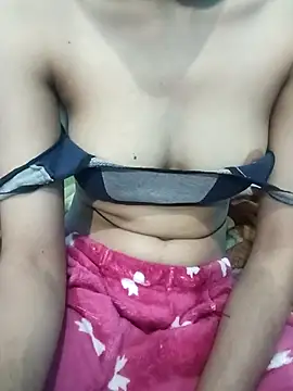 Snapshot of strip_queennn chatting on December 4, 2025, 5:56 pm strip queennn online show from December 4, 2025, 5:56 pm