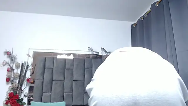 Salmma Milf online show from February 12, 2026, 12:05 pm