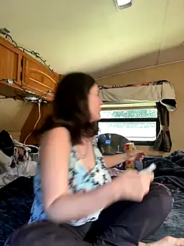 JT83FL online show from November 17, 2025, 6:34 pm