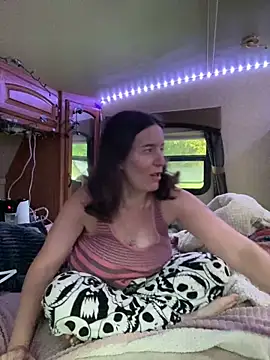 JT83FL online show from November 7, 2025, 9:52 pm