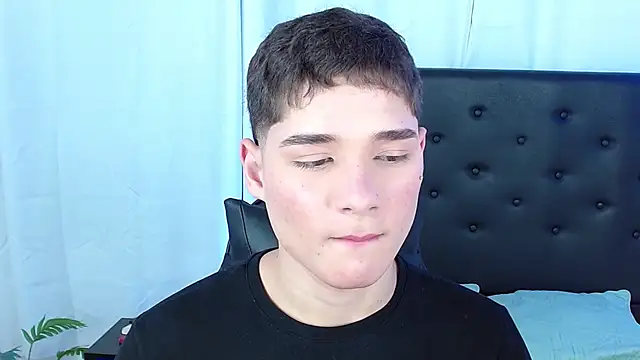 Snapshot of Mattass18 chatting on March 3, 2026, 12:23 pm Mattass18 online show from March 3, 2026, 12:23 pm