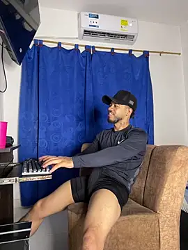 Kylian Alessandro online show from December 15, 2025, 9:48 am