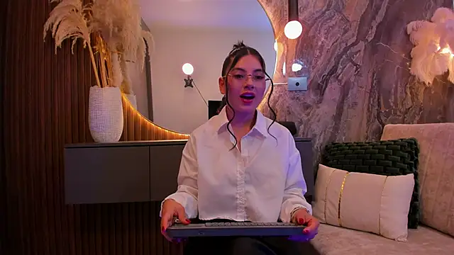 Snapshot of Rashel_Frost_ chatting on June 26, 2026, 6:14 pm Rashel Frost online show from June 26, 2026, 6:14 pm