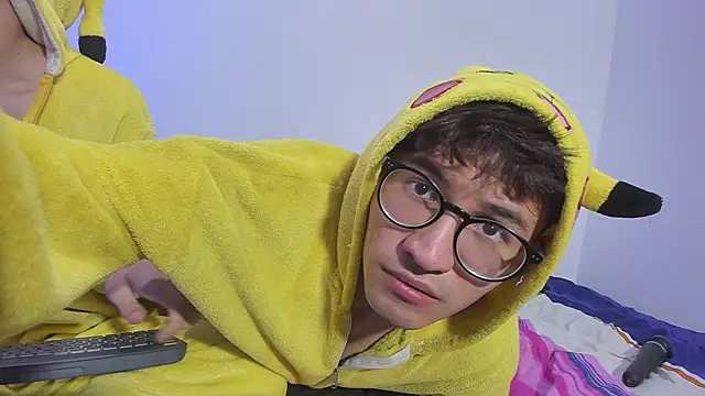 Snapshot of dani_angel_dark chatting on October 28, 2025, 12:11 am dani angel dark online show from October 28, 2025, 12:11 am