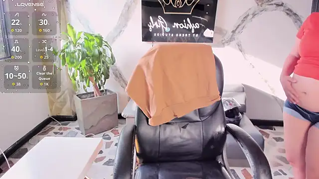 Snapshot of MelodySnow chatting on November 22, 2025, 9:13 pm MelodySnow online show from November 22, 2025, 9:13 pm