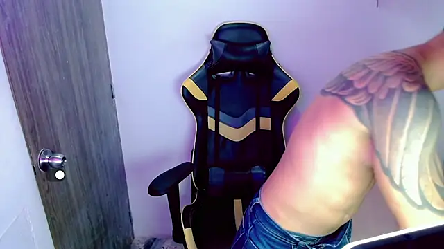 Maynow 666 online show from October 27, 2025, 11:05 pm