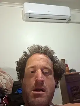 shainnfk online show from October 15, 2025, 4:15 pm