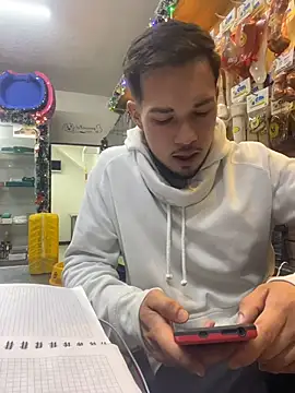 Leonardmoppet online show from December 1, 2025, 11:27 pm