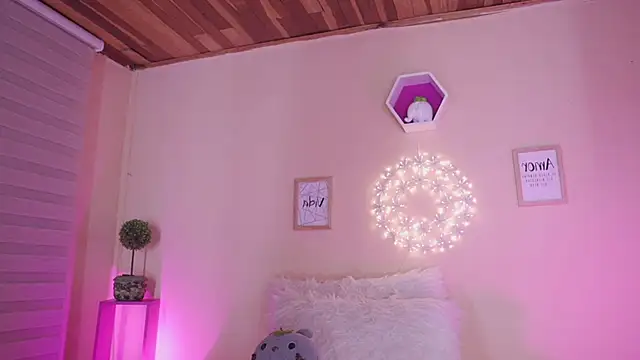 Meggie  online show from January 15, 2026, 11:52 pm