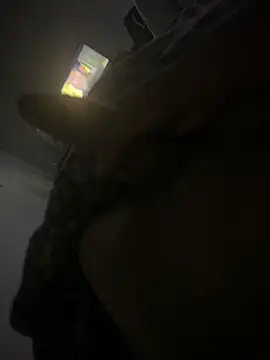 alesss11 online show from April 20, 2026, 4:48 am