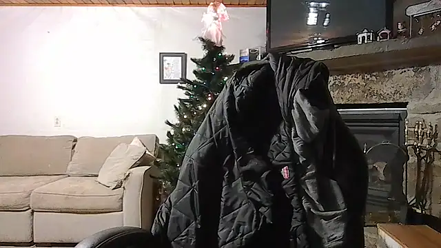 pleasureme24k online show from December 2, 2025, 4:58 am