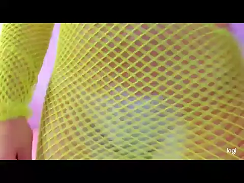 Snapshot of Niaa222 chatting on November 4, 2025, 10:02 pm Niaa222 online show from November 4, 2025, 10:02 pm