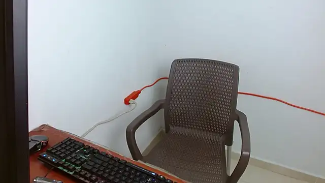 Snapshot of salome_big_tits18 chatting on October 25, 2025, 9:04 pm salome big tits18 online show from October 25, 2025, 9:04 pm