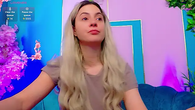 Snapshot of AriannaSins chatting on June 9, 2026, 12:17 pm AriannaSins online show from June 9, 2026, 12:17 pm