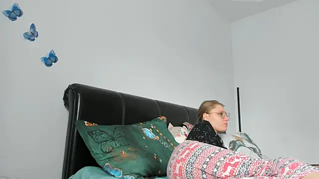 SandyCassie online show from March 28, 2026, 1:12 pm