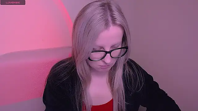 AllaLeomz online show from November 14, 2025, 8:40 am