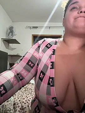 Snapshot of menina_coimbrinha chatting on November 11, 2025, 11:20 pm menina coimbrinha online show from November 11, 2025, 11:20 pm