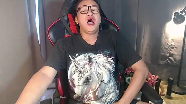 Snapshot of smokeprincess chatting on November 19, 2025, 4:51 pm smokeprincess online show from November 19, 2025, 4:51 pm