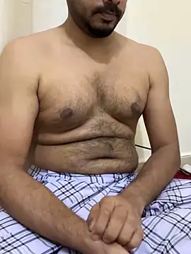 Handsome8677 online show from April 10, 2026, 10:39 pm