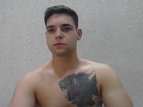 Snapshot of Zure-xxx chatting on May 9, 2026, 12:58 am Zure-xxx online show from May 9, 2026, 12:58 am