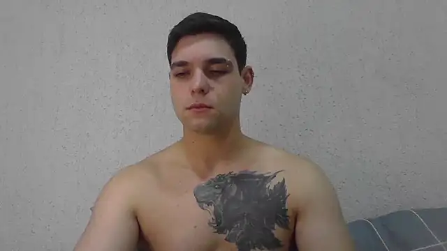 Snapshot of Zure-xxx chatting on June 3, 2026, 1:28 am Zure-xxx online show from June 3, 2026, 1:28 am