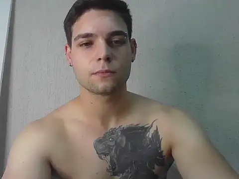 Snapshot of Zure-xxx chatting on February 5, 2026, 11:33 pm Zure-xxx online show from February 5, 2026, 11:33 pm