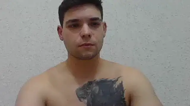 Snapshot of Zure-xxx chatting on July 11, 2026, 4:24 am Zure-xxx online show from July 11, 2026, 4:24 am