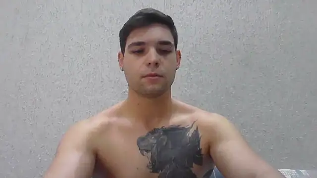 Snapshot of Zure-xxx chatting on June 9, 2026, 12:33 am Zure-xxx online show from June 9, 2026, 12:33 am