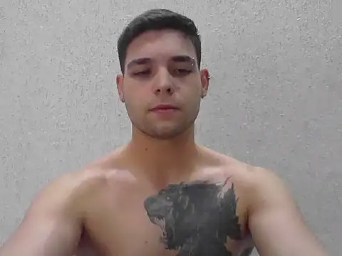 Snapshot of Zure-xxx chatting on May 11, 2026, 11:35 pm Zure-xxx online show from May 11, 2026, 11:35 pm
