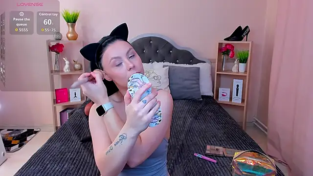 ChloeBrut online show from October 24, 2025, 12:42 am