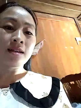 Snapshot of Spring-mky chatting on October 26, 2025, 4:02 am Spring-mky online show from October 26, 2025, 4:02 am