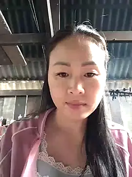 Snapshot of Spring-mky chatting on November 20, 2025, 1:28 am Spring-mky online show from November 20, 2025, 1:28 am