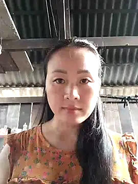 Snapshot of Spring-mky chatting on October 25, 2025, 5:28 am Spring-mky online show from October 25, 2025, 5:28 am