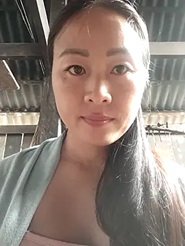 Snapshot of Spring-mky chatting on November 4, 2025, 3:21 am Spring-mky online show from November 4, 2025, 3:21 am