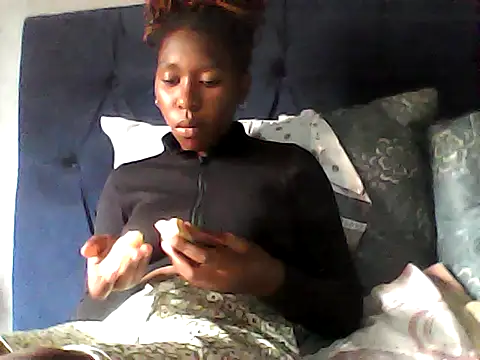 sexysmalldaily04 online show from October 16, 2025, 8:55 am