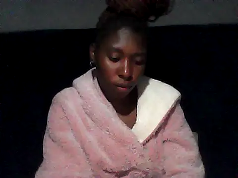 sexysmalldaily04 online show from October 25, 2025, 7:14 pm