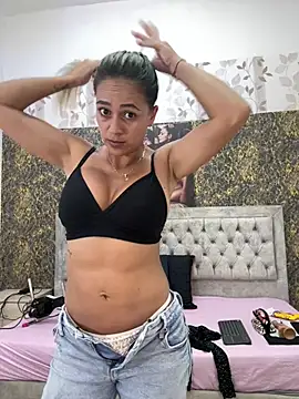 Snapshot of valentina_herrrera chatting on March 3, 2026, 5:09 pm valentina herrrera online show from March 3, 2026, 5:09 pm