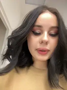 AliceLune online show from January 18, 2026, 4:27 am