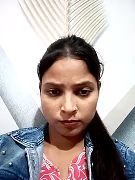 Anshika1431 online show from November 19, 2025, 4:18 pm