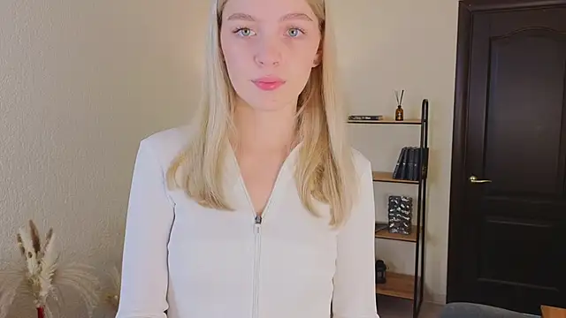 Susan Sanders  online show from October 23, 2025, 7:29 am